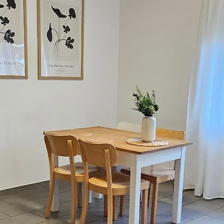 Boardinghouse Pd25 Alte Feuerwache I Mit Einzel- Und Doppelzimmer I 3min Cityhospital I Monteure I Smart Tv I Einzelbetten I Kueche I Gemeinschaftsraum I Wasch I P Guest house